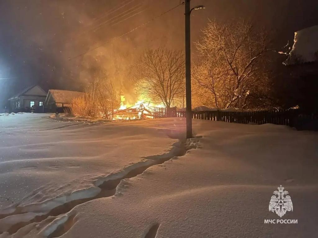 Два человека погибли при пожарах в частных домах в Башкирии