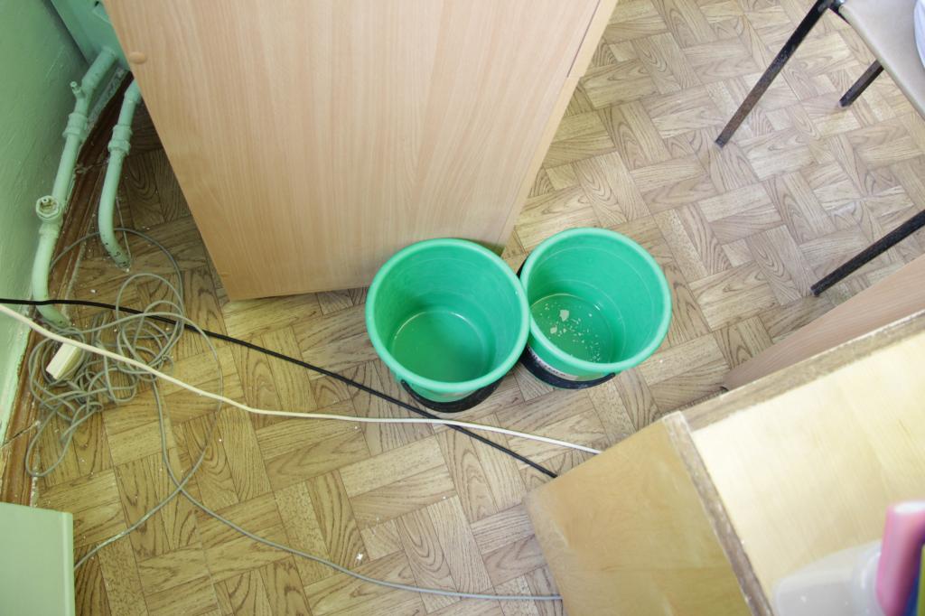 Что делать, если квартиру затопило дождем?