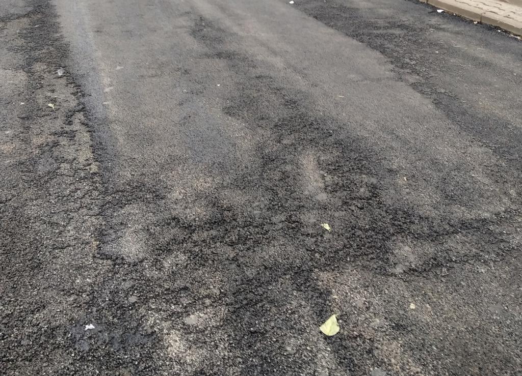 Уфимцы пожаловались на криво уложенный асфальт