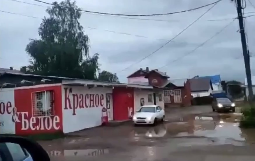 Пьяного водителя в Башкирии задержали при попытке скрыться с парковки алкомагазина