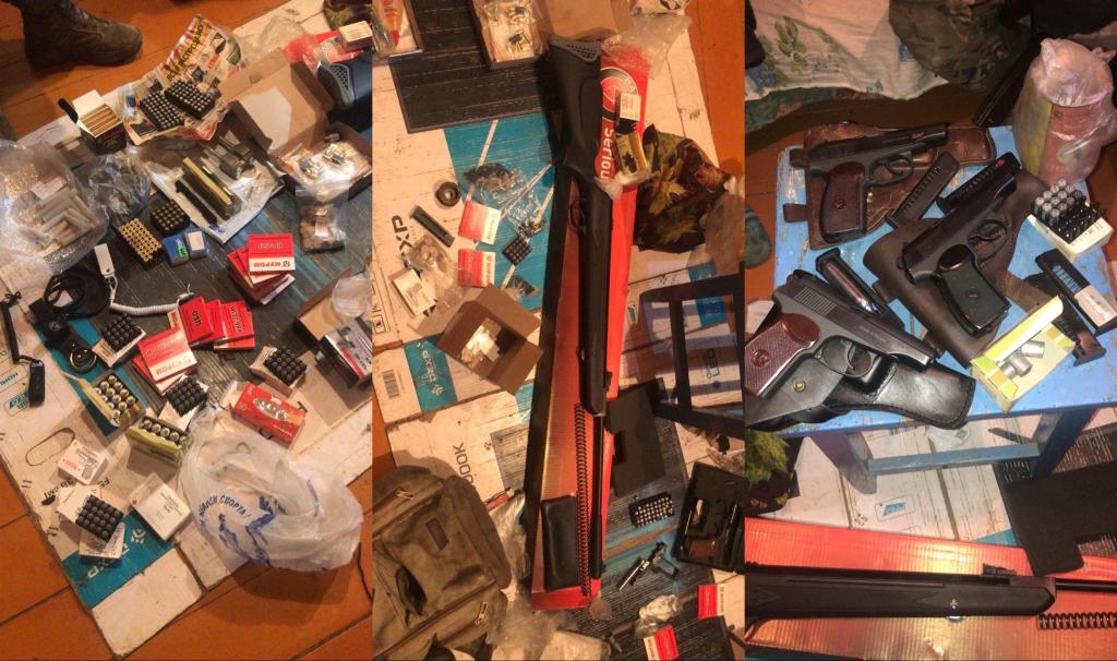 Видео: ФСБ ворвалась в квартиру жителя Башкирии, хранившего взрывчатку и оружие