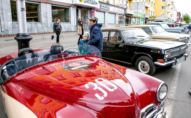 В мэрии Уфы запустят горячую линию по платным парковкам в центре