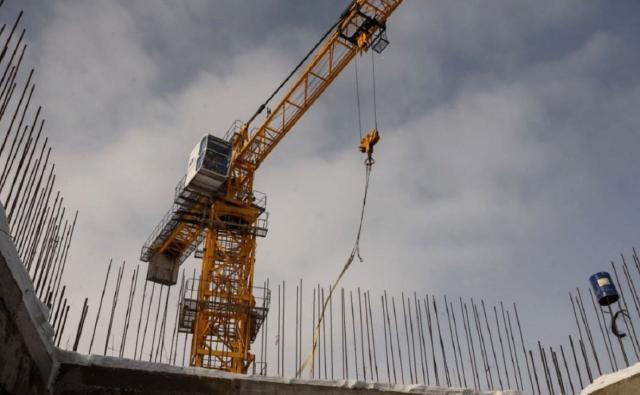 В Башкирии на стройке каменщик погиб, сорвавшись с девятого этажа