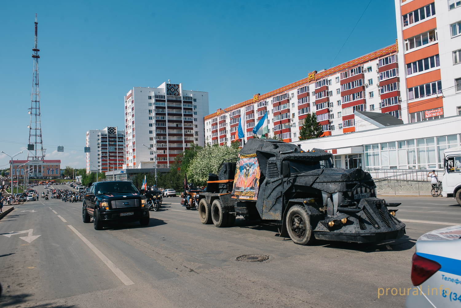 Запах кожи и рев моторов, в Уфе «Ночные волки» феерично открыли мотосезон 