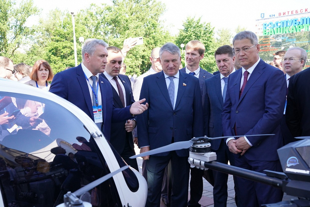 Хабиров предложил отправить министра ЖКХ в Беларусь поучиться чистоте