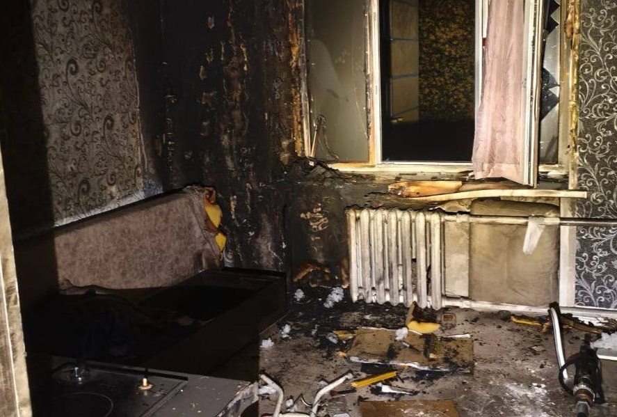 При пожаре в многоэтажке в Уфе спасли пятерых человек