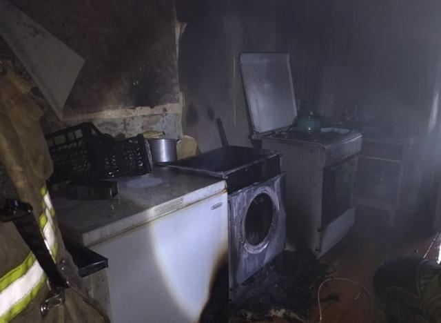 В Башкирии 83-летний пенсионер получил серьезные травмы, пытаясь спастись из пожара