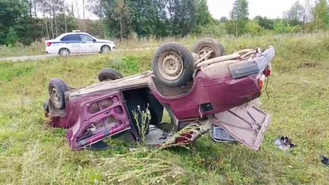 44-летний мужчина погиб в перевернувшейся легковушке в Башкирии