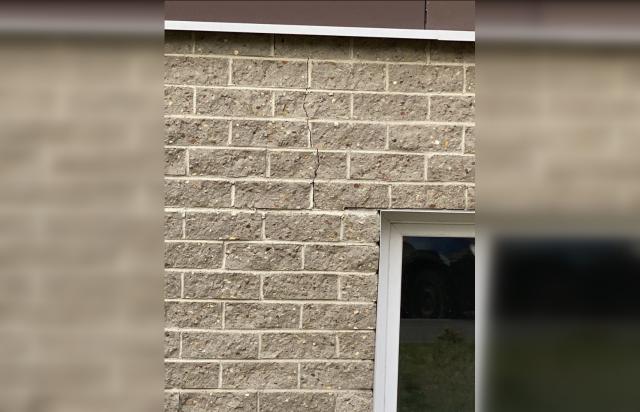 В Уфе начал трещать по швам дом, построенный всего пару лет назад