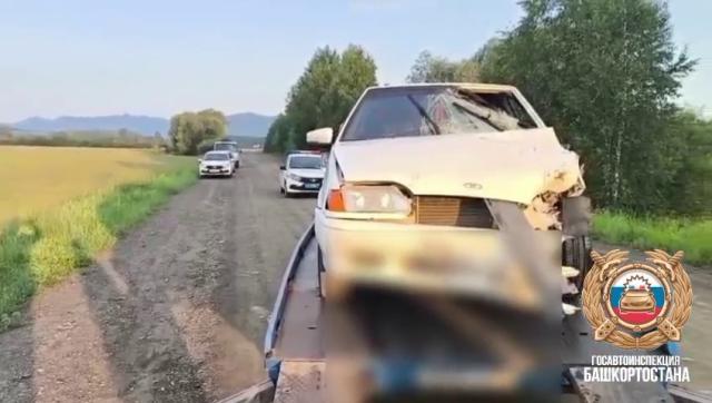 17-летний парень погиб при столкновении мопеда с легковушкой в Башкирии