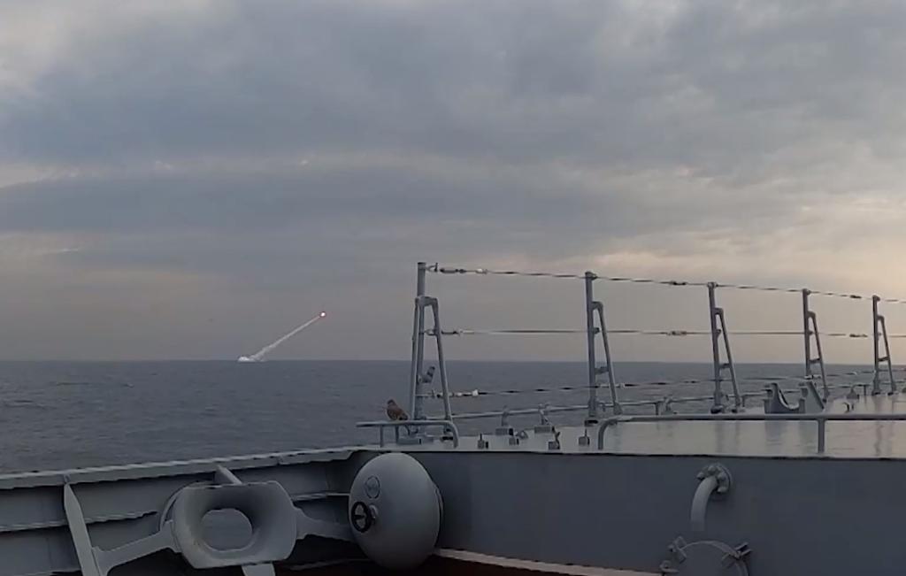 Подводная лодка «Уфа» запустила две крылатые ракеты в Японском море