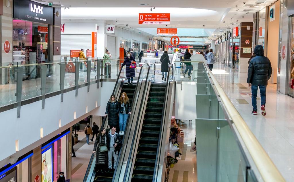 Большинство семей в Уфе закупаются к учебному году в офлайн-магазинах