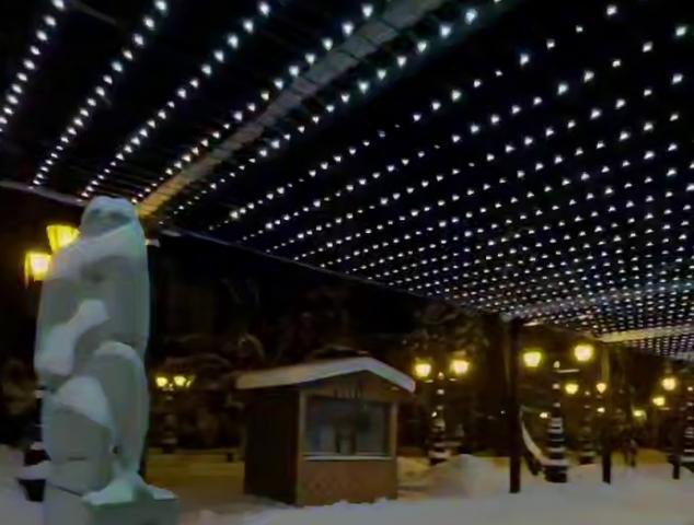 На аллее ArtTerria в центре Уфы смонтировали декоративную подсветку