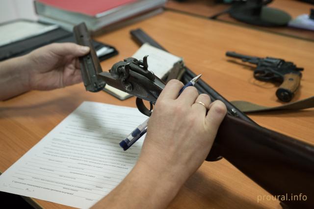 В Ижевске неизвестный мужчина открыл стрельбу в школе