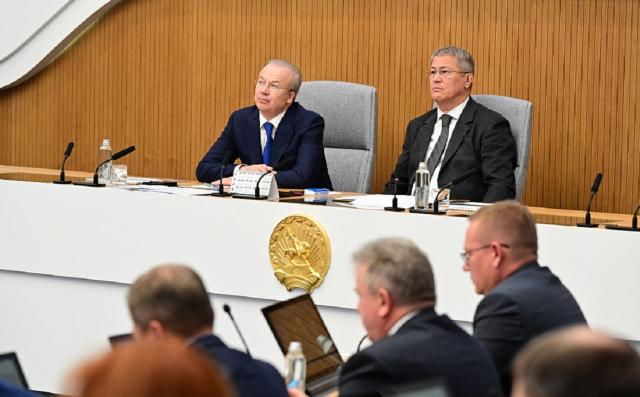 «Ни одна собака не проползет»: Хабиров объявил войну большегрузам-нарушителям