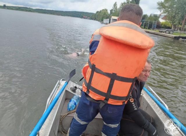 Водолазы нашли тело утонувшего мужчины у Кармановского водохранилища в Башкирии