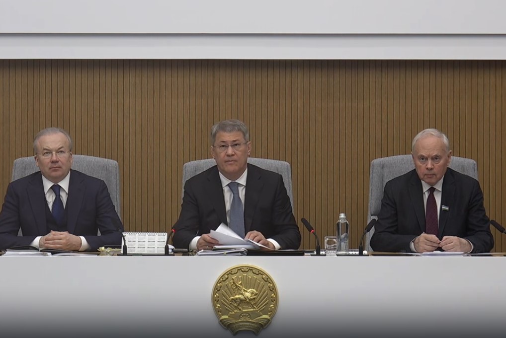 «Неприглядные картинки»: Хабиров снова устроил нагоняй главам за мусор на улицах