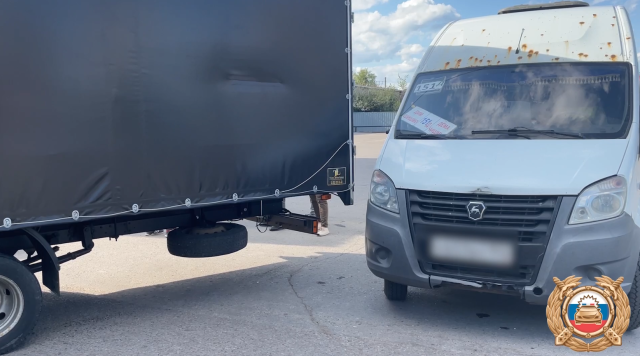 В Уфе газелист сбил женщину с двумя детьми и врезался в другую «ГАЗель»