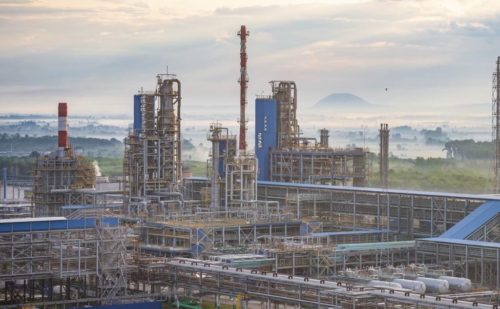 Беспилотники атаковали комбинат «Газпром нефтехим Салават» в Башкирии