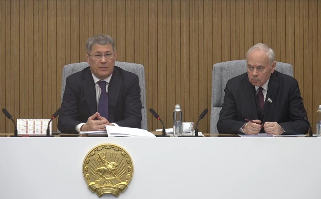 «Пока все не выметут»: Хабиров раскритиковал глав муниципалитетов за грязь на улицах