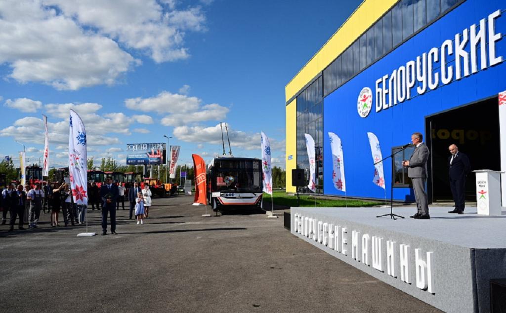 Хабиров с послом Беларуси открыл в Уфе сервисный центр за ₽350 млн