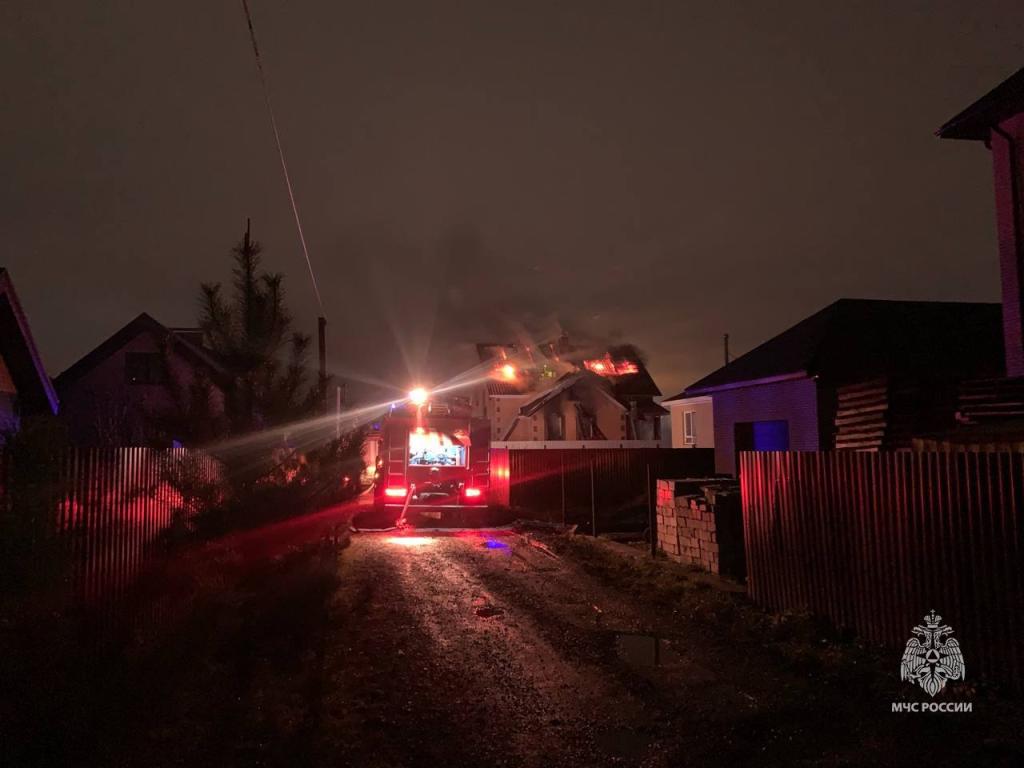 Под Уфой сгорел дом многодетной семьи