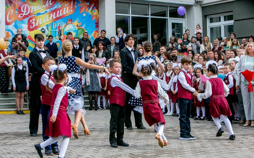 За неполные сутки в школы Башкирии записали 12 тыс. первоклассников