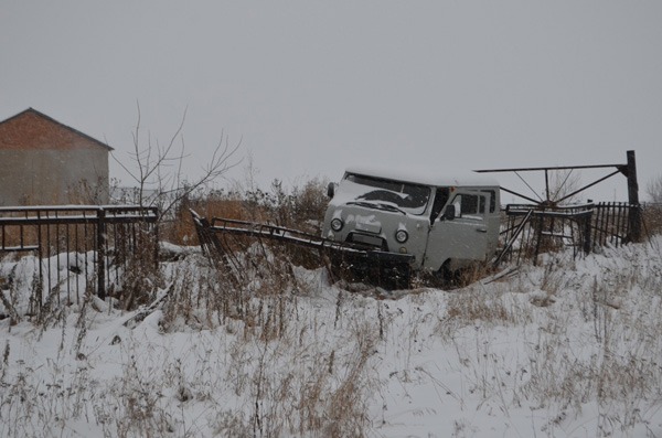 В Башкирии парень решил прокатиться на чужой «буханке» и попал в ДТП