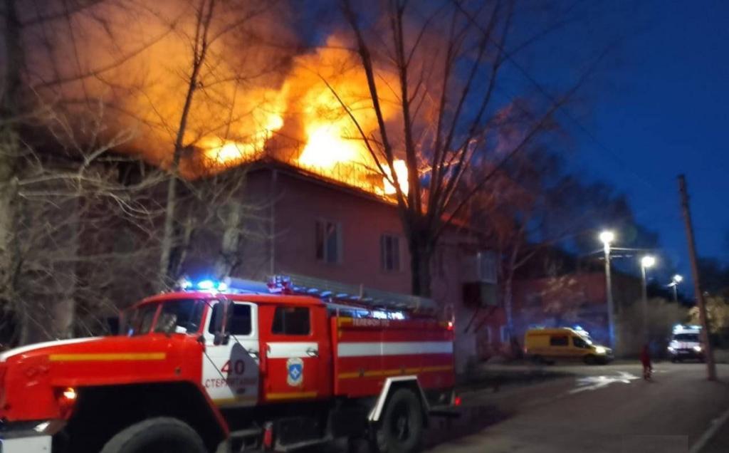 В крупном пожаре в многоквартирном доме в Стерлитамаке погибли два человека