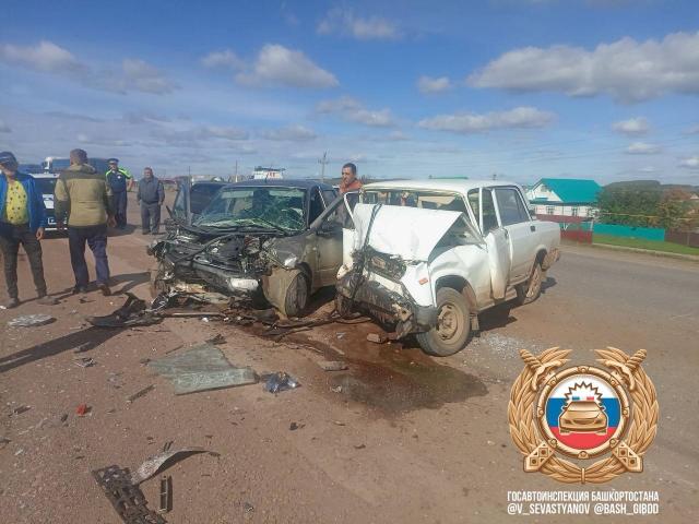 Двое погибли, двое пострадали в жесткой аварии в Башкирии