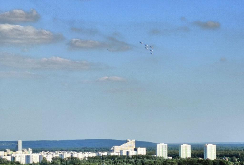 Над Уфой были замечены истребители