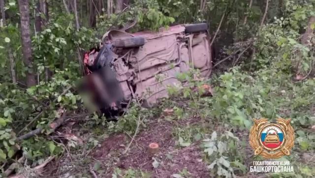Водитель «Лады» погиб в аварии с «перевертышем» в Башкирии