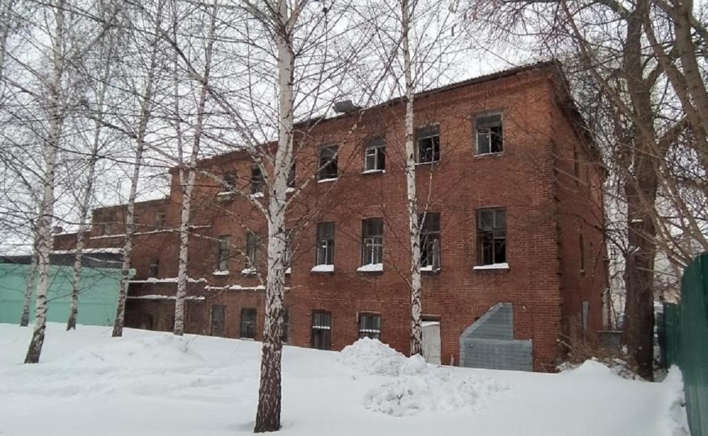 Власти Уфы снова попытаются продать заброшенный столетний дом в центре