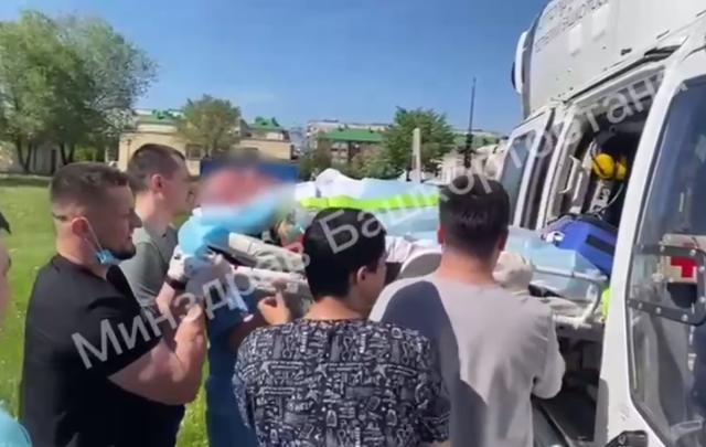 Двоих пострадавших при взрыве на заводе «Свеча» перевезли в больницу в Уфе