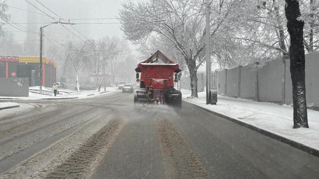 В Уфе из-за снегопада произошло больше 90 аварий