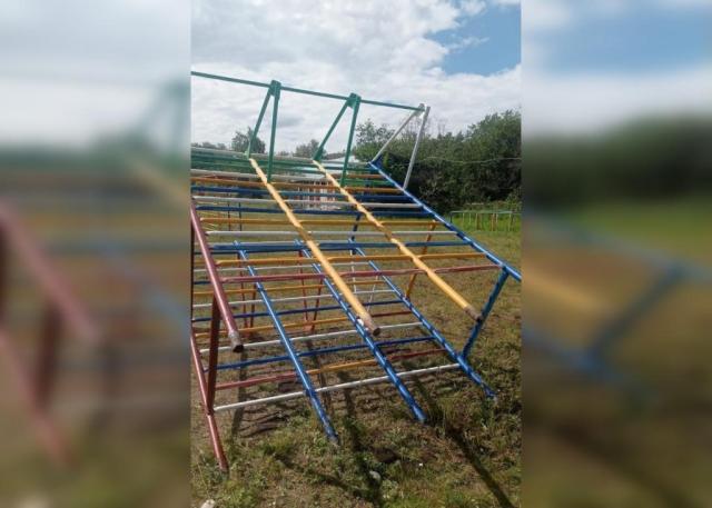 Мама подростка, на которого в детском лагере упал снаряд, рассказала о его состоянии