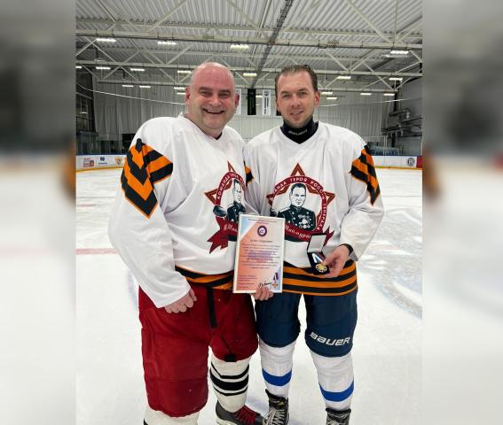 Денис Назаров награжден знаком «85 лет пожарно-спасательному спорту» 