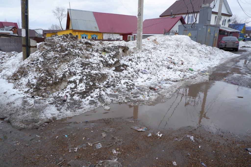 «С тех пор начались наши мучения»: на улице частного сектора Уфы образовалась свалка
