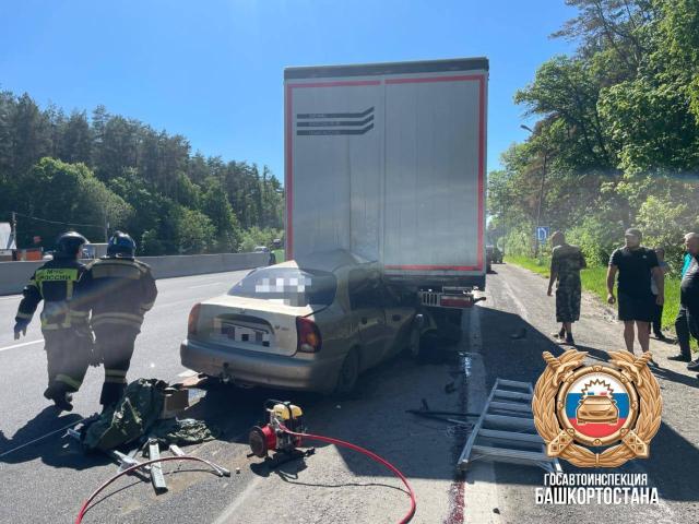 Пенсионер погиб в ДТП с грузовиком на М-5 в Башкирии
