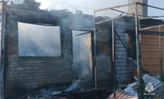 В Башкирии мужчина спас из пожара маломобильную женщину