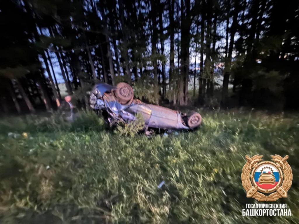 Женщина погибла в ДТП в Башкирии, пострадали трое ее детей и племянница