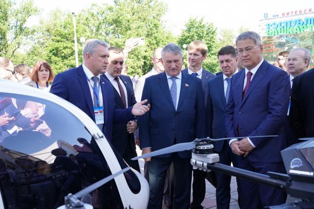 Хабиров предложил отправить министра ЖКХ в Беларусь поучиться чистоте