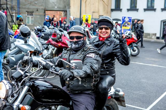 Уфа открыла байкерский сезон – фоторепортаж