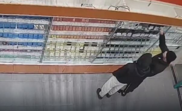 Гастролеров из Уфы задержали за кражу 12 смартфонов в Сургуте