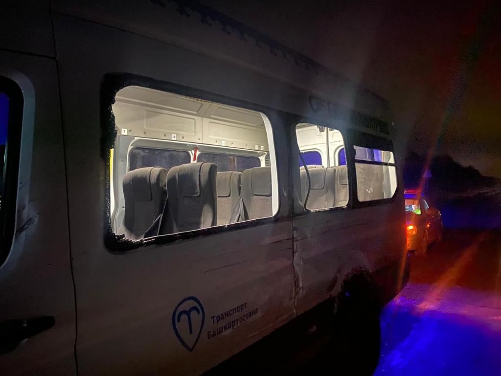 ГИБДД Башкирии разбирается в аварии, где столкнулись автобус и грузовик