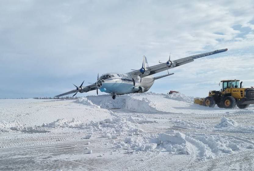 Самолет из Уфы в Новый Уренгой вернулся из-за ЧП в аэропорту