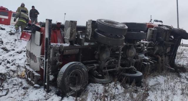 Пожарные Башкирии спасли от взрыва людей после ДТП