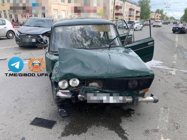 20-летний парень пострадал в столкновении «Лады» с «шестеркой» в Уфе