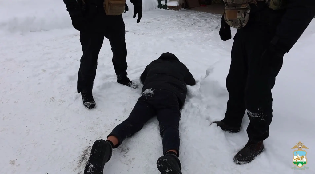 В Башкирии задержали подозреваемого в краже снегоболотоходов