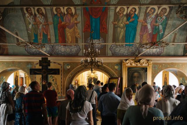 Андрей Назаров поздравил жителей с Днём Крещения Руси